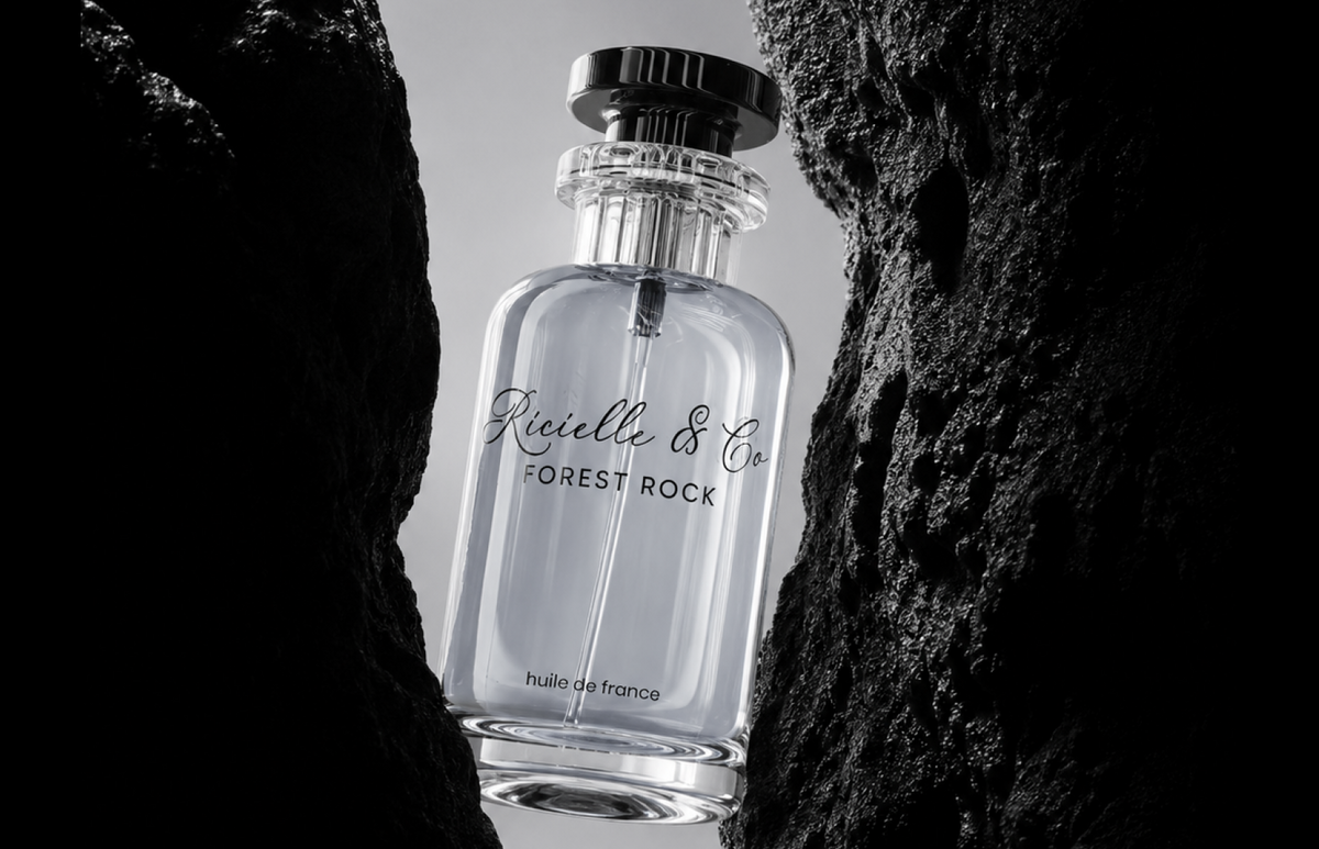 Why Does Perfume Smell Different on Clothes vs. Skin? A Complete Fragrance Guide